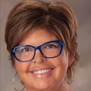 Meet your Posher, Theresa